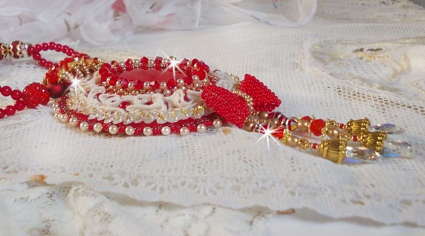 Nous Deux Haute-Couture barok hanger geborduurd met halfedelstenen parels en Swarovski kristal 