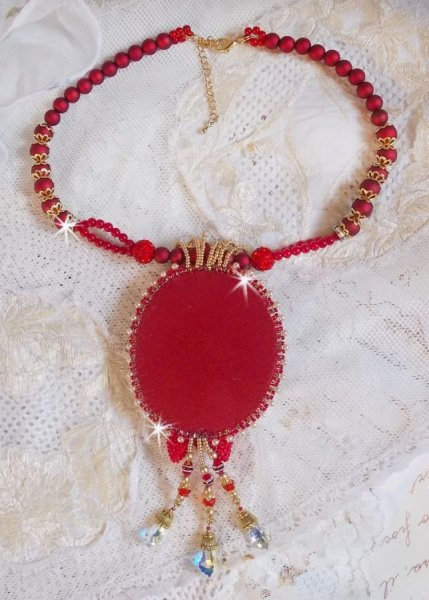 Nous Deux Haute-Couture barok hanger geborduurd met halfedelstenen parels en Swarovski kristal 