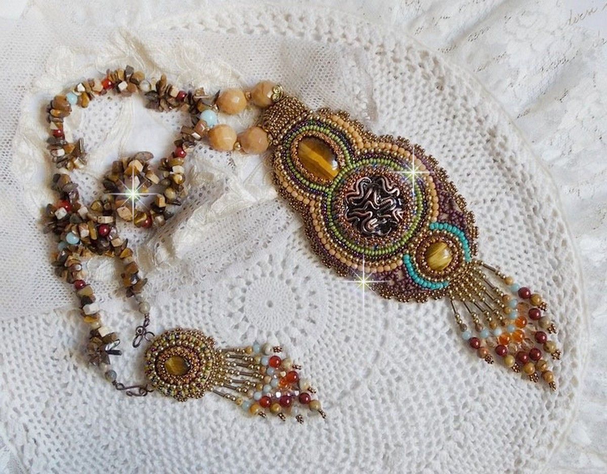 Fauve hanger ketting geborduurd met verschillende tijger ogen, Haute-Couture stijl