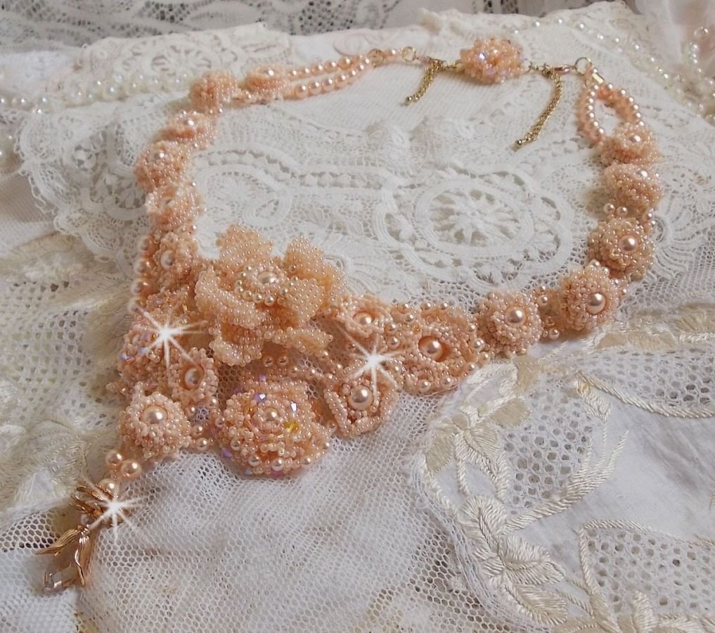 Idylle Beauté Haute-Couture ketting, alleen maar Swarovski-parels en rocailles. 