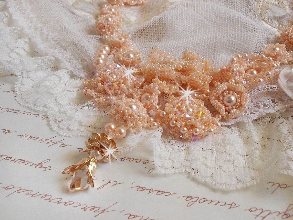 Idylle Beauté Haute-Couture ketting, alleen maar Swarovski-parels en rocailles. 