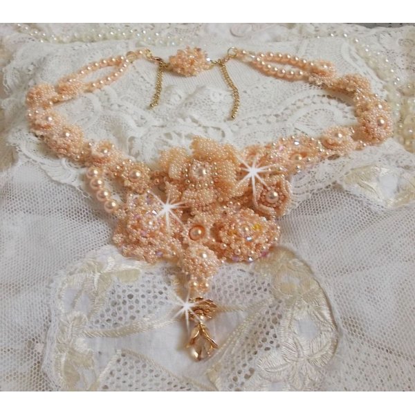 Idylle Beaut&eacute; Haute-Couture ketting, alleen maar Swarovski-parels en rocailles. 