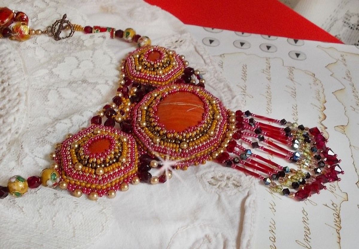 Rode Jaspis Ketting met halfedelstenen Rode Jaspis met Swarovski kristallen, cloisonne kralen, Muranos en rocailles