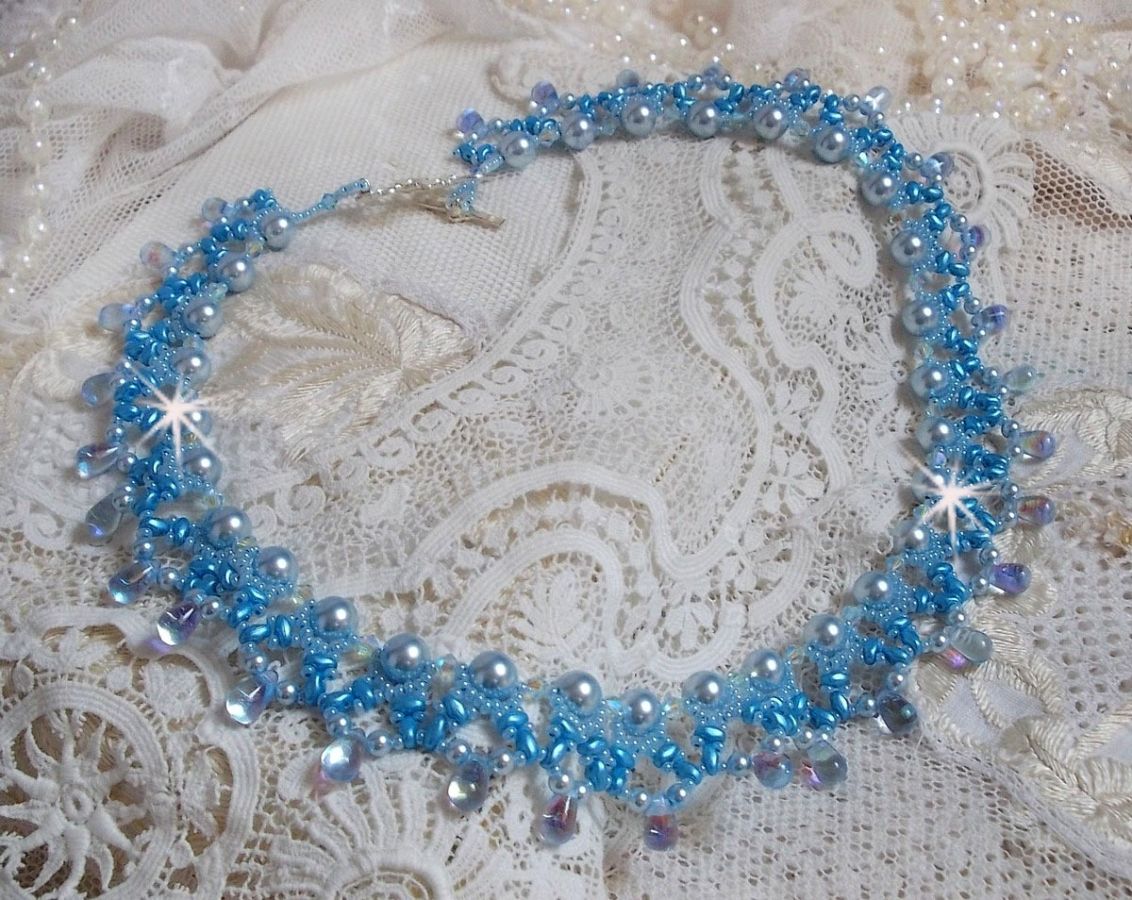Lichte Azur ketting met Swarovski kristallen parels en glazen druppels