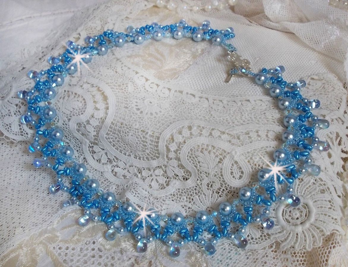 Lichte Azur ketting met Swarovski kristallen parels en glazen druppels