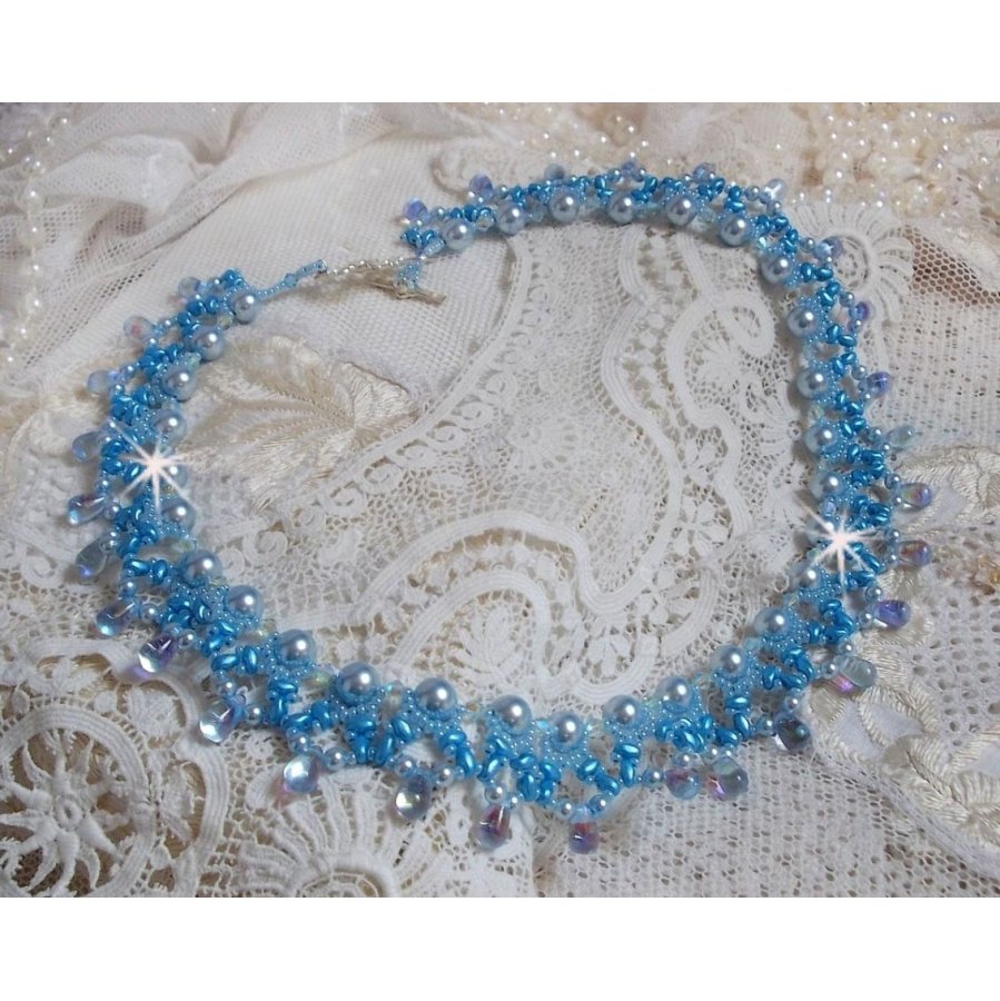 Lichte Azur ketting met Swarovski kristallen parels en glazen druppels