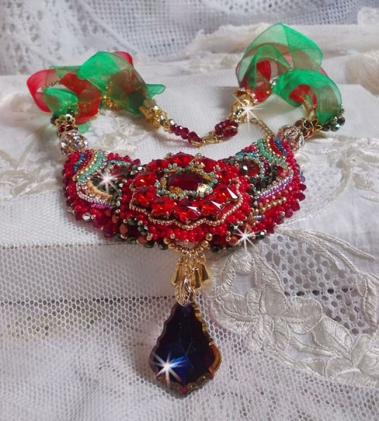 Mia Haute-Couture Barok/Vintage halsketting geborduurd met Swarovski kristallen, verguld, diverse kwaliteitskralen