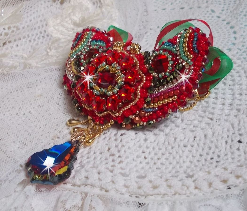Mia Haute-Couture Barok/Vintage halsketting geborduurd met Swarovski kristallen, verguld, diverse kwaliteitskralen