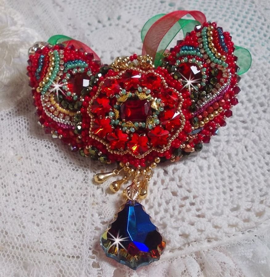 Mia Haute-Couture Barok/Vintage halsketting geborduurd met Swarovski kristallen, verguld, diverse kwaliteitskralen