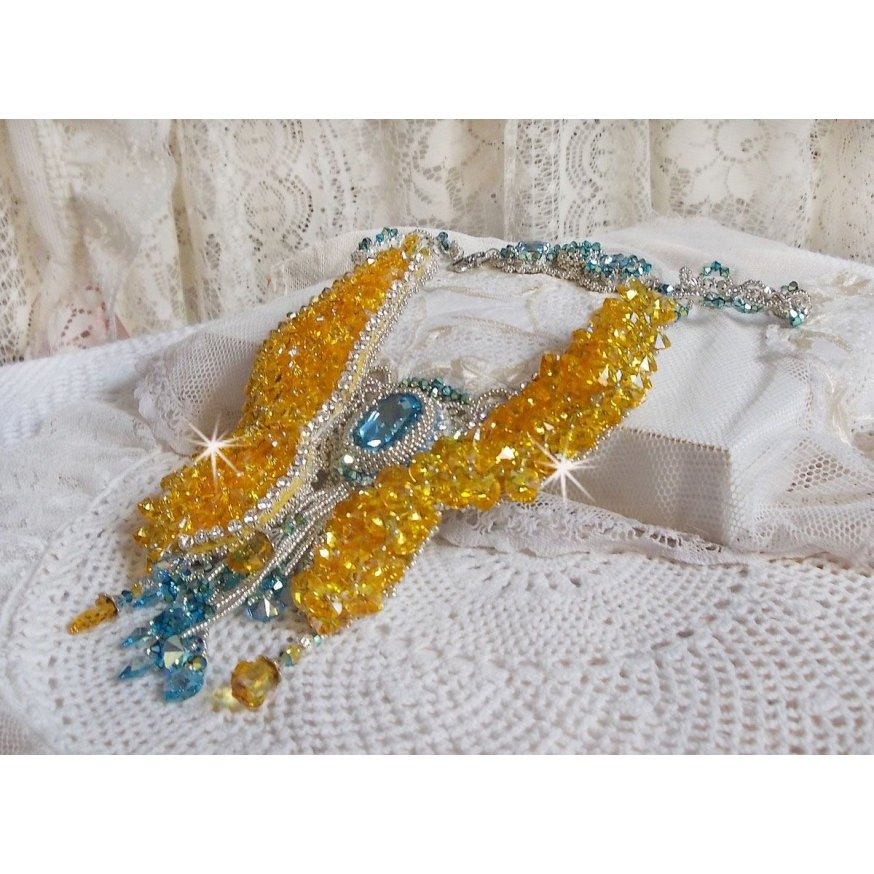 Versailles Haute-Couture vlinderketting geborduurd met Swarovski kristallen, zilveren Miyuki rocailles en 925/1000 zilveren accessoires 