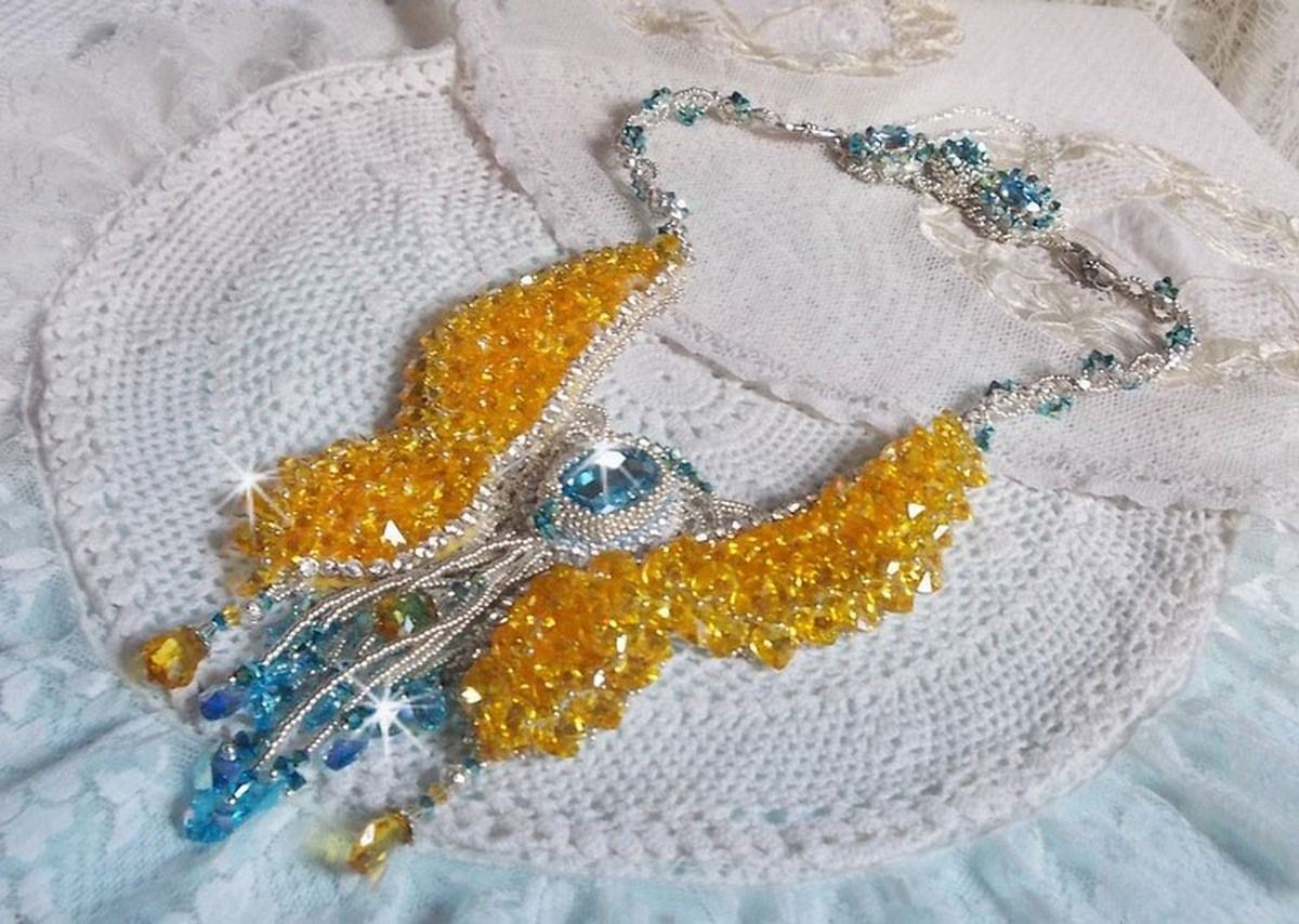 Versailles Haute-Couture vlinderketting geborduurd met Swarovski kristallen, zilveren Miyuki rocailles en 925/1000 zilveren accessoires 