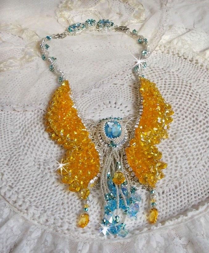 Versailles Haute-Couture vlinderketting geborduurd met Swarovski kristallen, zilveren Miyuki rocailles en 925/1000 zilveren accessoires 
