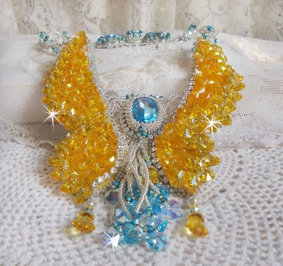 Versailles Haute-Couture vlinderketting geborduurd met Swarovski kristallen, zilveren Miyuki rocailles en 925/1000 zilveren accessoires 