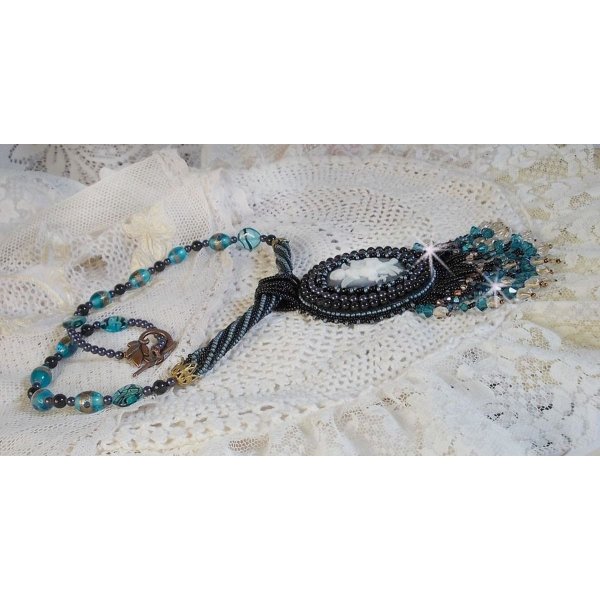 Angelot hanger ketting met acryl Angel, Swarovski kristallen tolletjes en Japanse rocailles