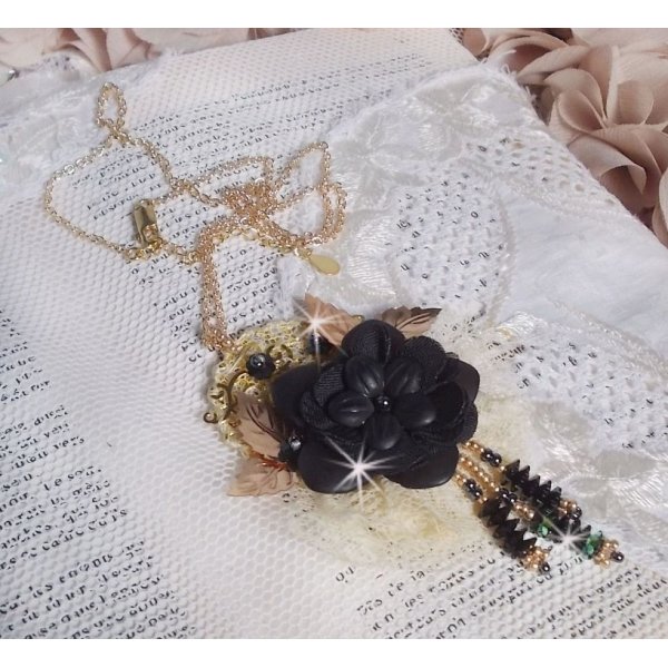 Zwarte en gouden dromenvanger hanger ketting met antiek kant en prachtige kristallen