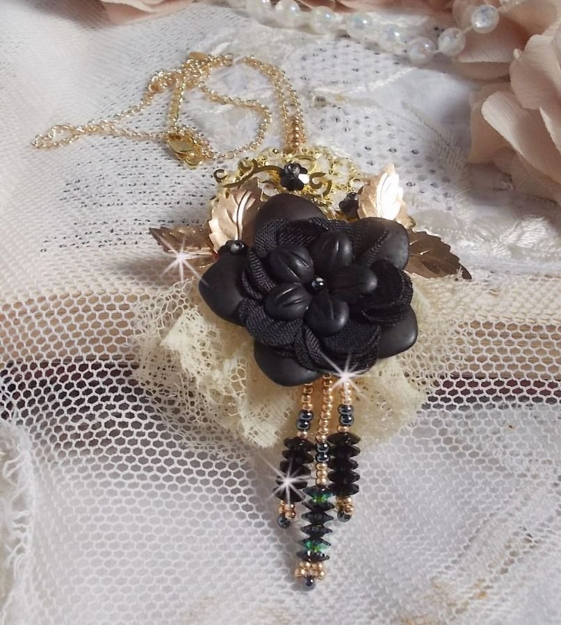Zwarte en gouden dromenvanger hanger ketting met antiek kant en prachtige kristallen