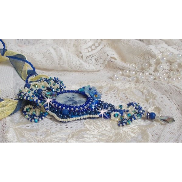 Haute-Couture Blue Palace hanger ketting met gekleurde rocailles en Swarovski kristallen