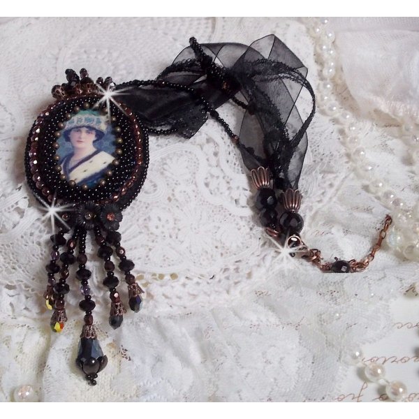 Midnight Daisy hanger ketting met zwarte parels en Swarovski kristallen