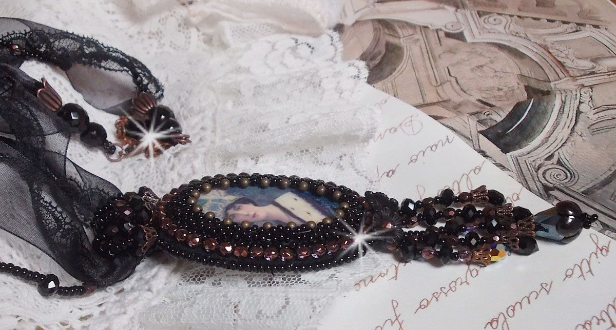 Midnight Daisy hanger ketting met zwarte parels en Swarovski kristallen