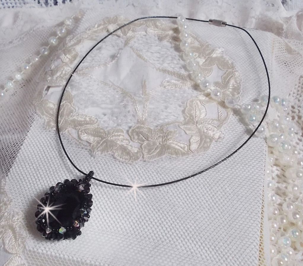 Mirano hanger ketting met Swarovski kristallen en zwarte rocailles