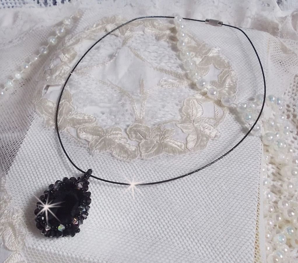 Mirano hanger ketting met Swarovski kristallen en zwarte rocailles