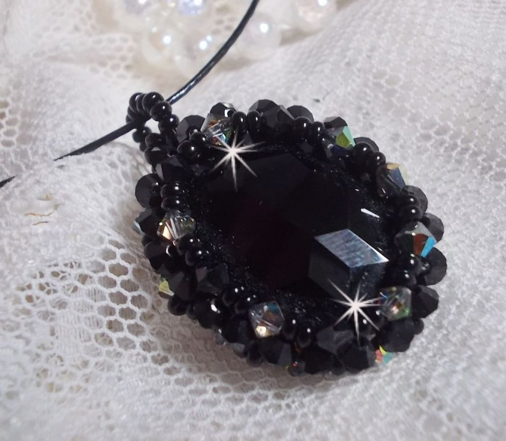 Mirano hanger ketting met Swarovski kristallen en zwarte rocailles