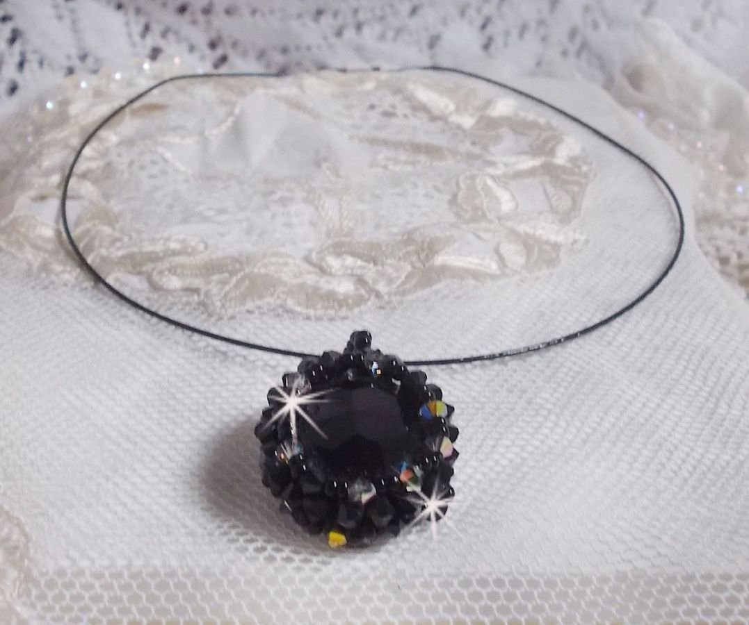 Mirano hanger ketting met Swarovski kristallen en zwarte rocailles