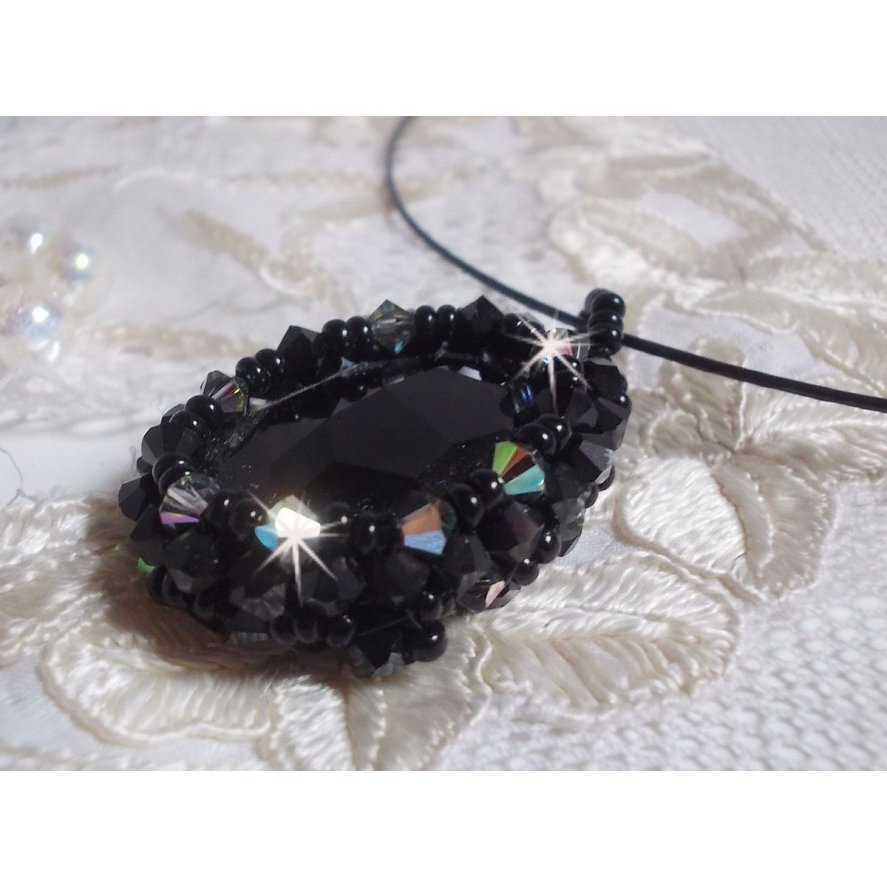 Mirano hanger ketting met Swarovski kristallen en zwarte rocailles