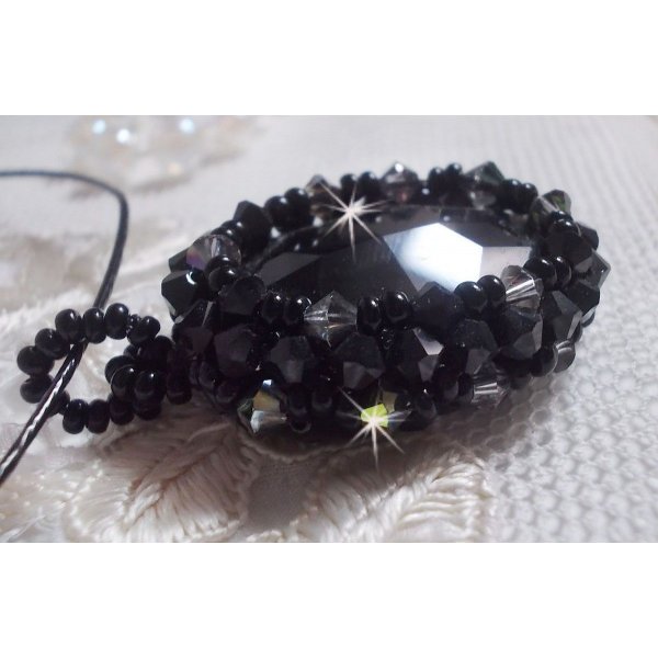 Mirano hanger ketting met Swarovski kristallen en zwarte rocailles