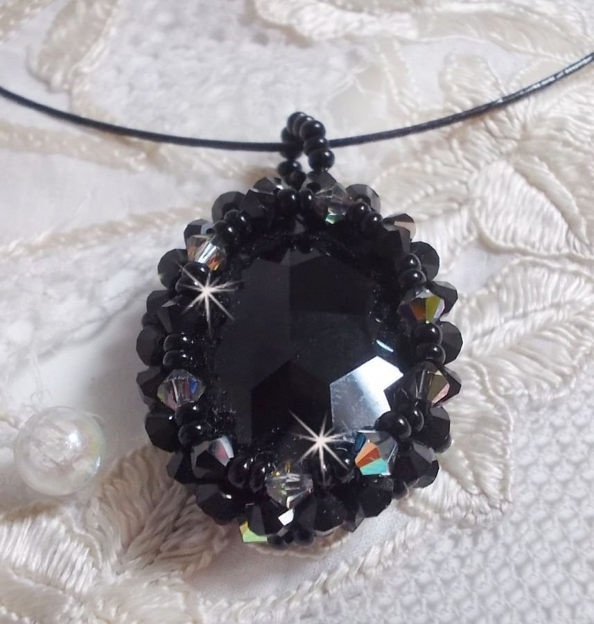 Mirano hanger ketting met Swarovski kristallen en zwarte rocailles