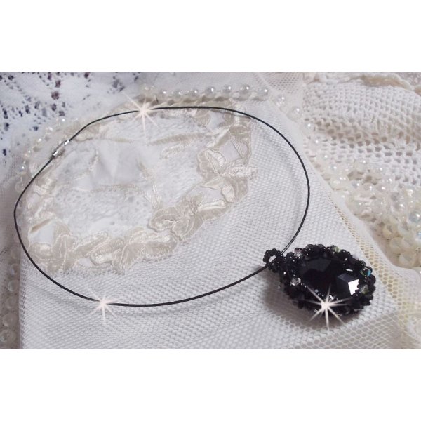 Mirano hanger ketting met Swarovski kristallen en zwarte rocailles