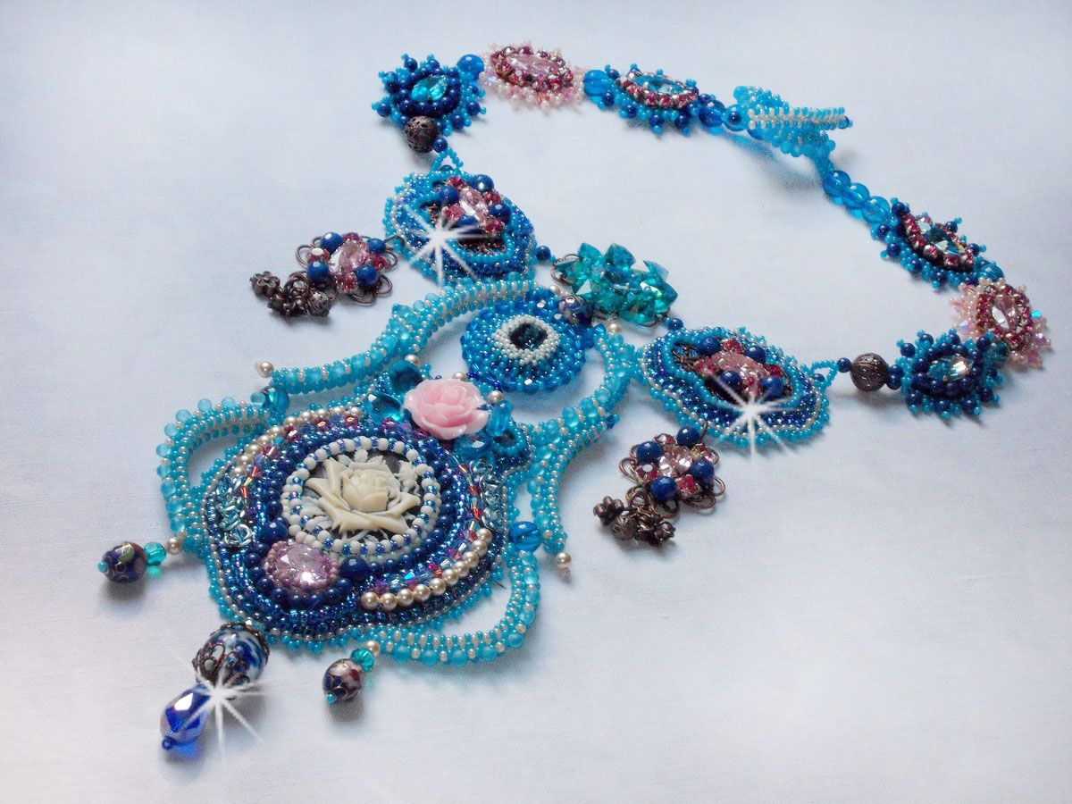 Belle Epoque ketting, Haute-Couture geborduurd met Swarovski kristallen en diverse prachtige parels