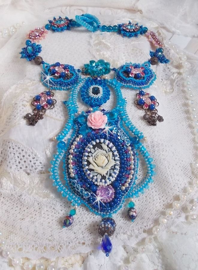 Belle Epoque ketting, Haute-Couture geborduurd met Swarovski kristallen en diverse prachtige parels