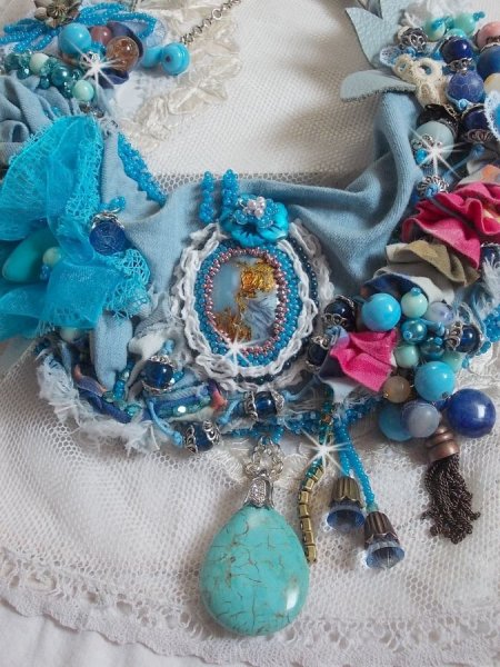 Wild West ketting, een trend uit het Amerikaanse Westen met halfedelstenen en diverse kralen.