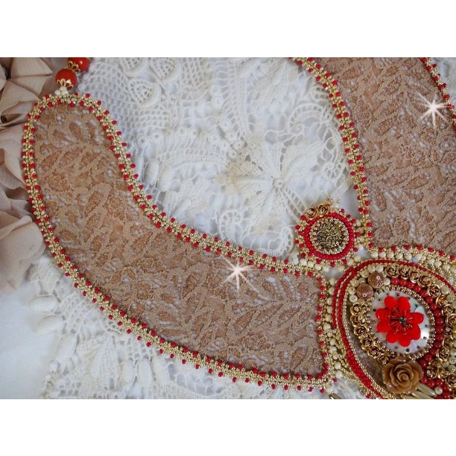 Renaissance ketting met gouden en rode rocailles