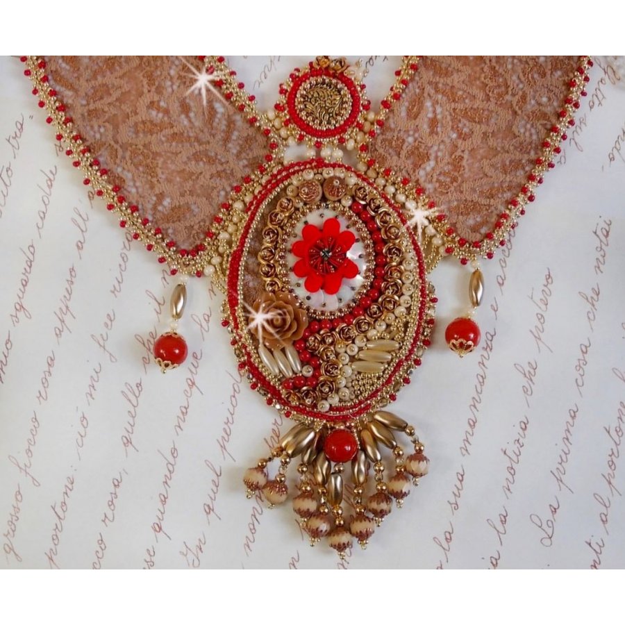 Renaissance ketting met gouden en rode rocailles