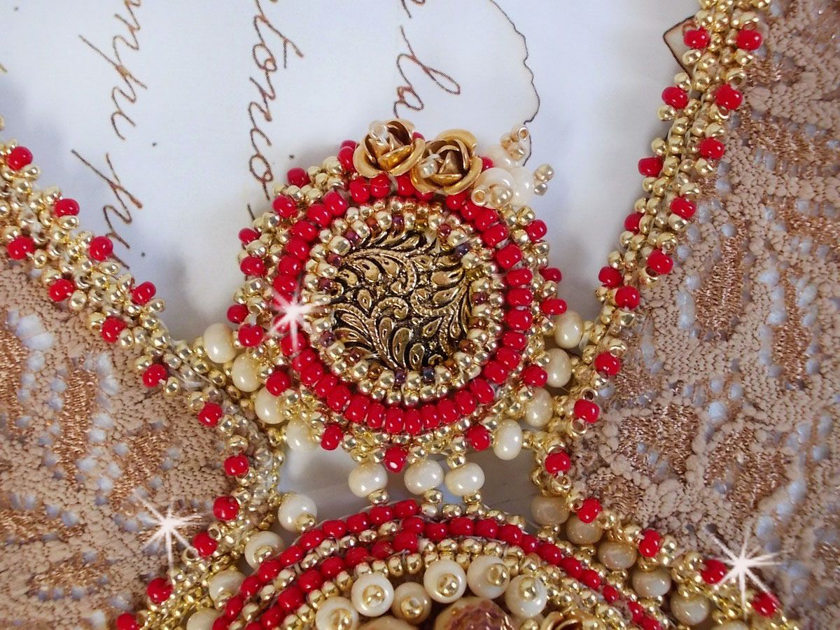 Renaissance ketting met gouden en rode rocailles