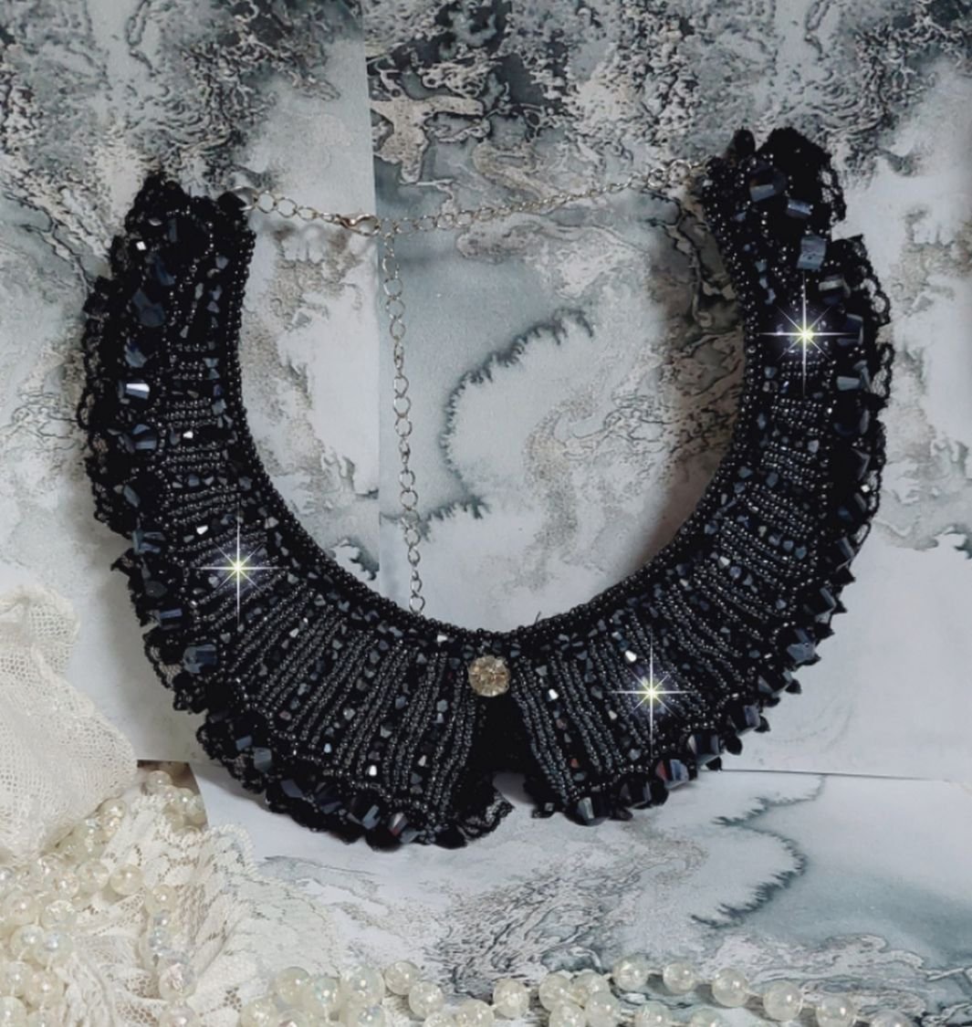 Ketting met Swarovski kristallen en zwart kant Haute-Couture stijl