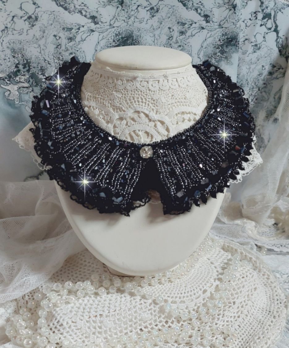 Ketting met Swarovski kristallen en zwart kant Haute-Couture stijl