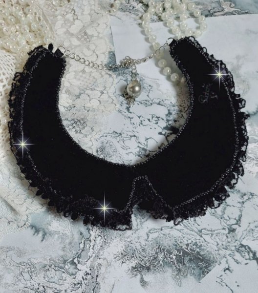 Ketting met Swarovski kristallen en zwart kant Haute-Couture stijl