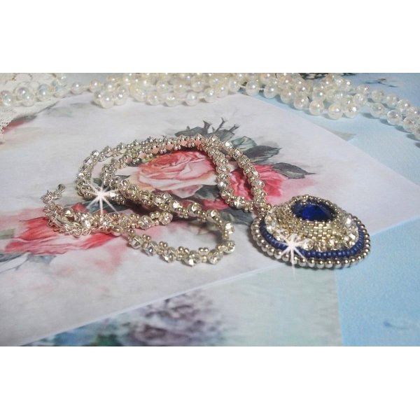 Blauwe Saffier ketting met Swarovski kristallen hart, Miyuki zilveren rocailles, bezels, 925/1000 zilveren slotje en verlengketting.