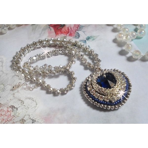 Blauwe Saffier ketting met Swarovski kristallen hart, Miyuki zilveren rocailles, bezels, 925/1000 zilveren slotje en verlengketting.