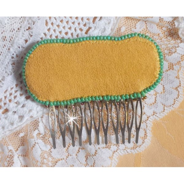 Venetiaanse maankam geborduurd met zijden lint, Swarovski kristallen, magische kralen en rocailles