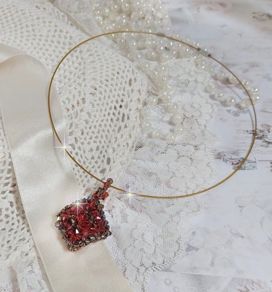 Camel hanger gemonteerd met Swarovski kristal facetten en spinners