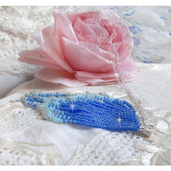 Zachte blauwe dromen hanger gemaakt met Sky Blue, saffier, zilveren kwaliteit zaad kralen met 925/1000 Sterling Silver accessoires