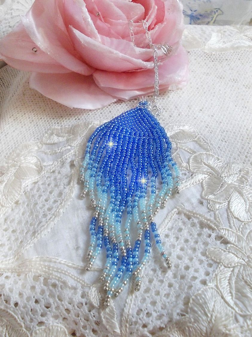 Zachte blauwe dromen hanger gemaakt met Sky Blue, saffier, zilveren kwaliteit zaad kralen met 925/1000 Sterling Silver accessoires