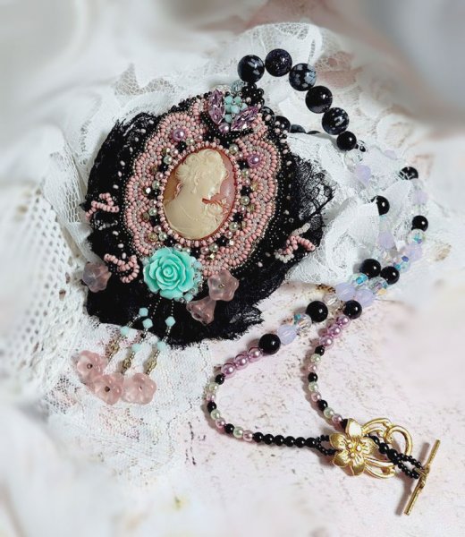 Hanger ketting Marquise geborduurd met parels, een zeer mooie kant, een weelderig juweel 