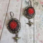 BO Loly Rozen gemaakt met hars cabochons, kristal strass ketting met bronzen accessoires