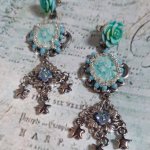 BO Temptations gemaakt met lichte turquoise cameo's, kristallen, kralen en kwaliteitsaccessoires.  