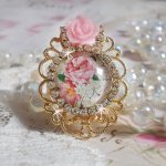 Boeket Valentijn ring met een roos cabochon, een hars roos en een Swarovski kristal ketting